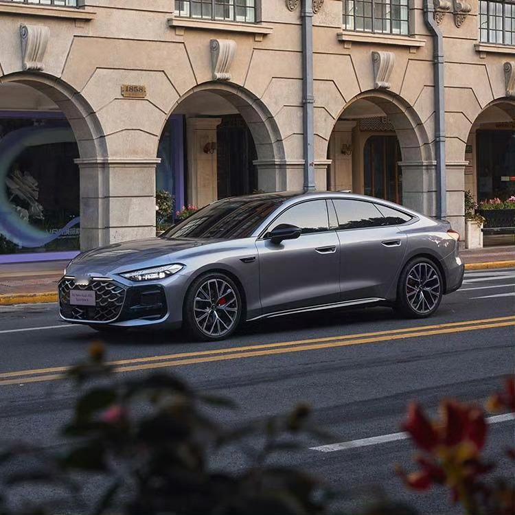 最近看到好多外国人在上海试驾上汽奥迪A5L Sportback，确实挺有意思。这