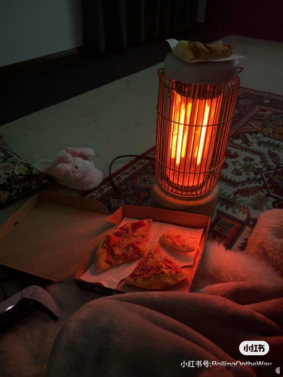 冷雨夜舞台 巨型取暖器 我嘞个豆~要不说还得是声生不息会玩呢！《冷雨夜》这个舞台