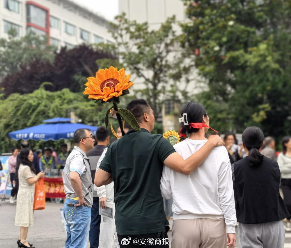 #聚焦安徽省2024年高考# 【#合肥各高考考点考生有序进场#】#新高考加油战#