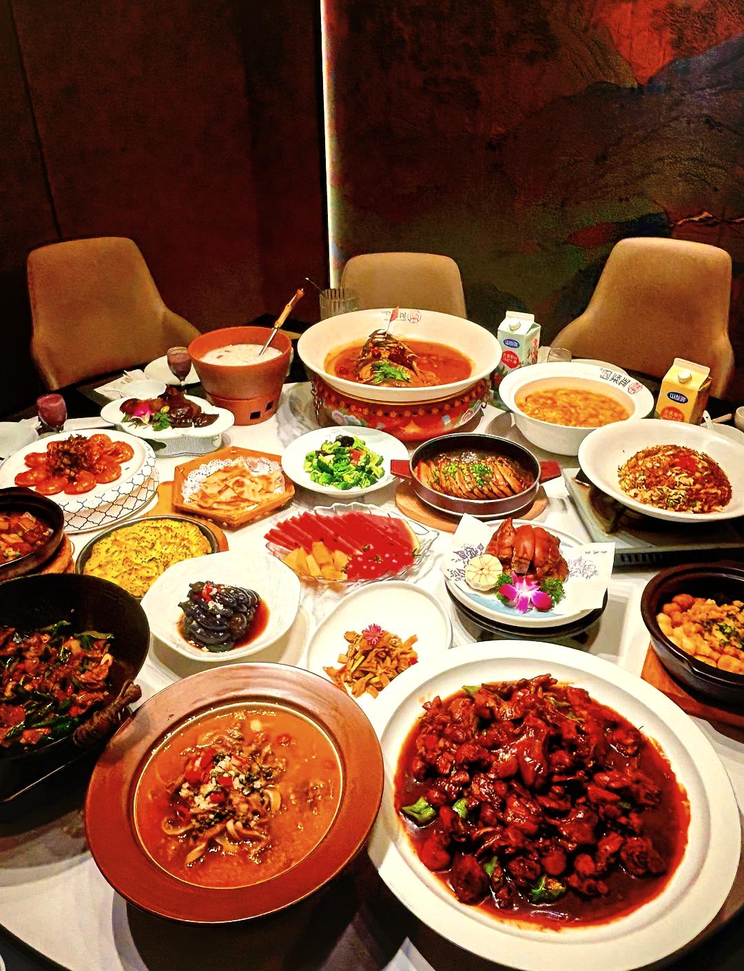 2025：
这一年，有汗水，有收获，也有藏在烟火里的疲惫。
身为厨师，上班在灶台