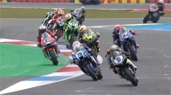 【重庆一季度摩托车产量大增】张雪机车爆红助力重庆摩托车产业 张雪机车的爆红为重庆