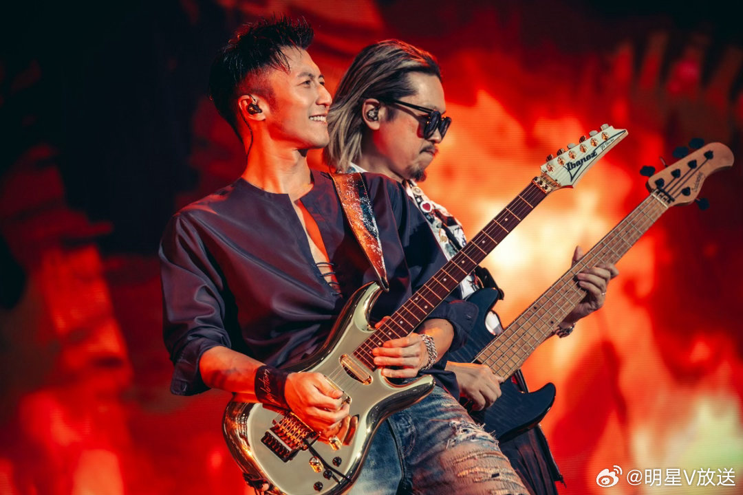 谢霆锋第二世终于上桌了羡慕已经说累了，谢霆锋巡演西安站好多彩蛋，西安独一份的《第