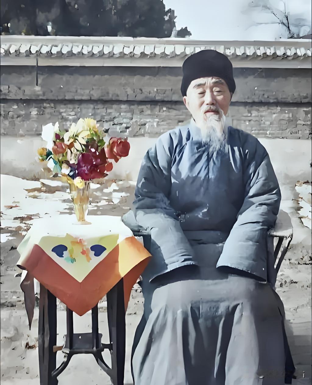 1950年的冬日，北京城沉浸在凛冽的寒风之中，而在这座古都的一隅，林彪的父亲林明