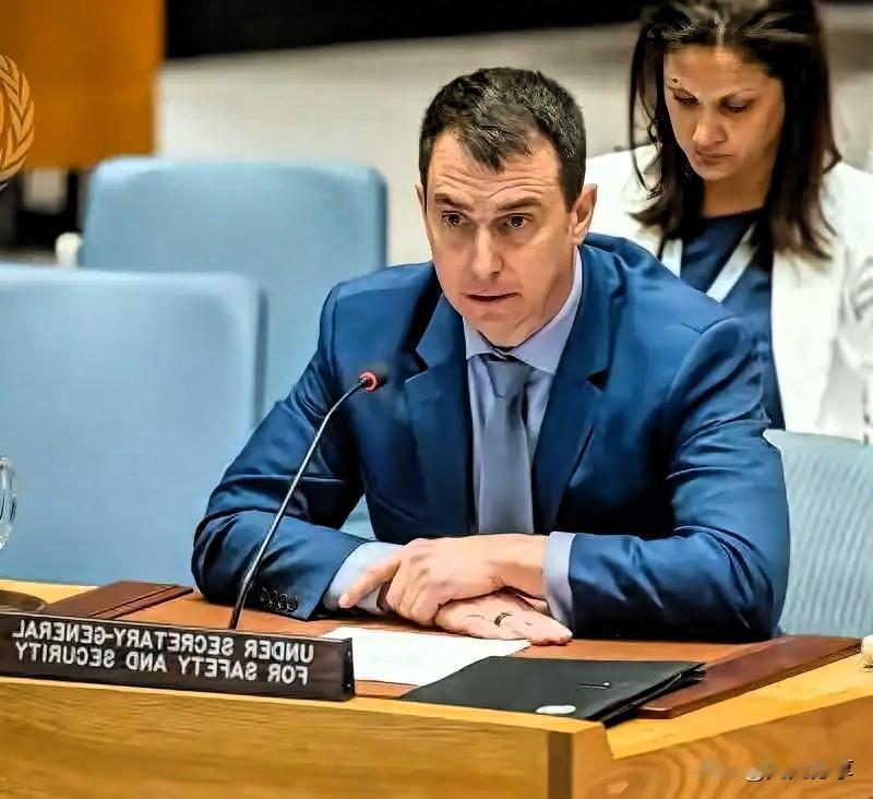 联合国传来新消息！
 
联合国副秘书长在以色列机场被直接扣留，这件事彻底引爆了国
