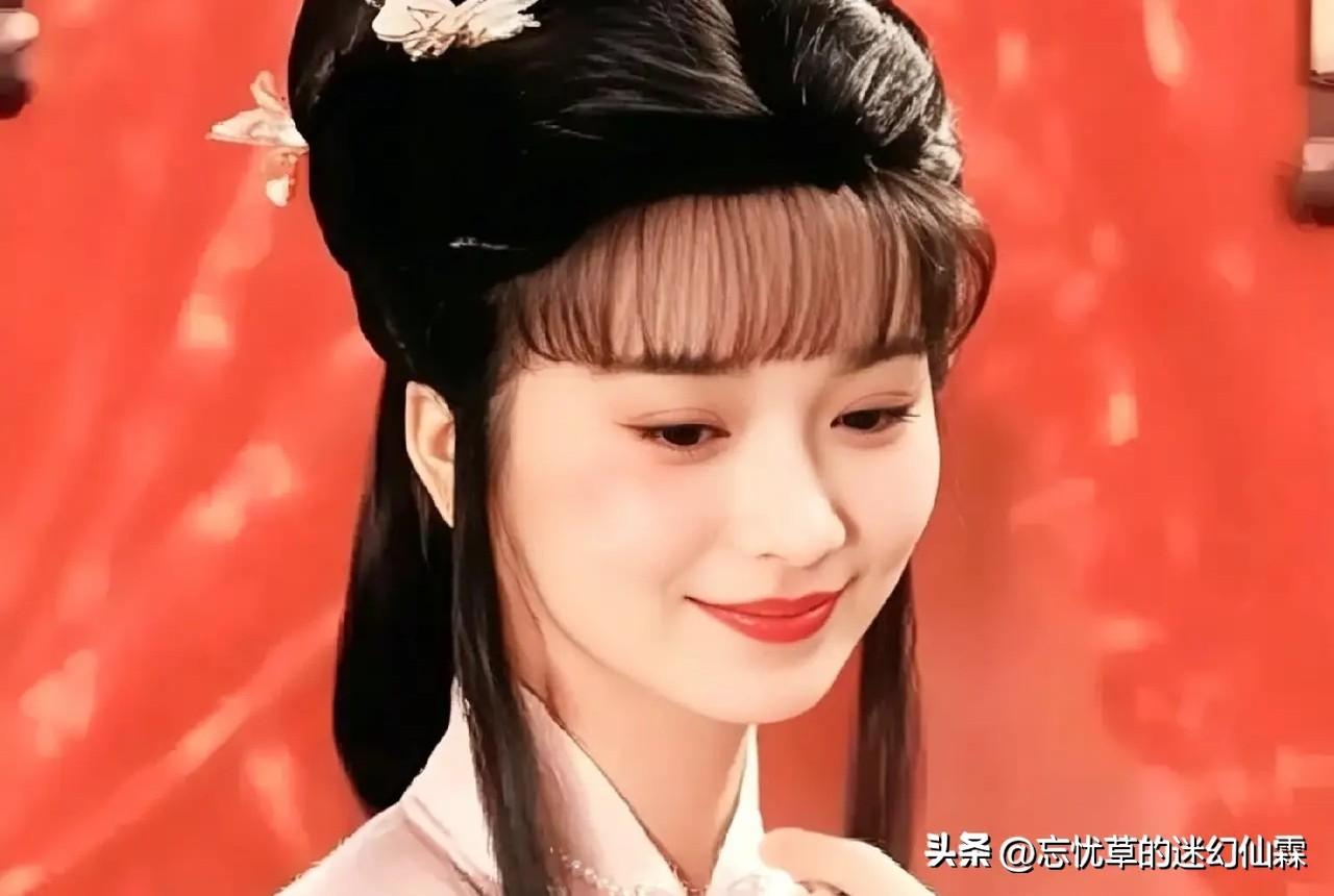 媚娘死后，魂魄也依旧保持着白素贞的样子。按理说，她是应该恢复原型，变回从前那个丑