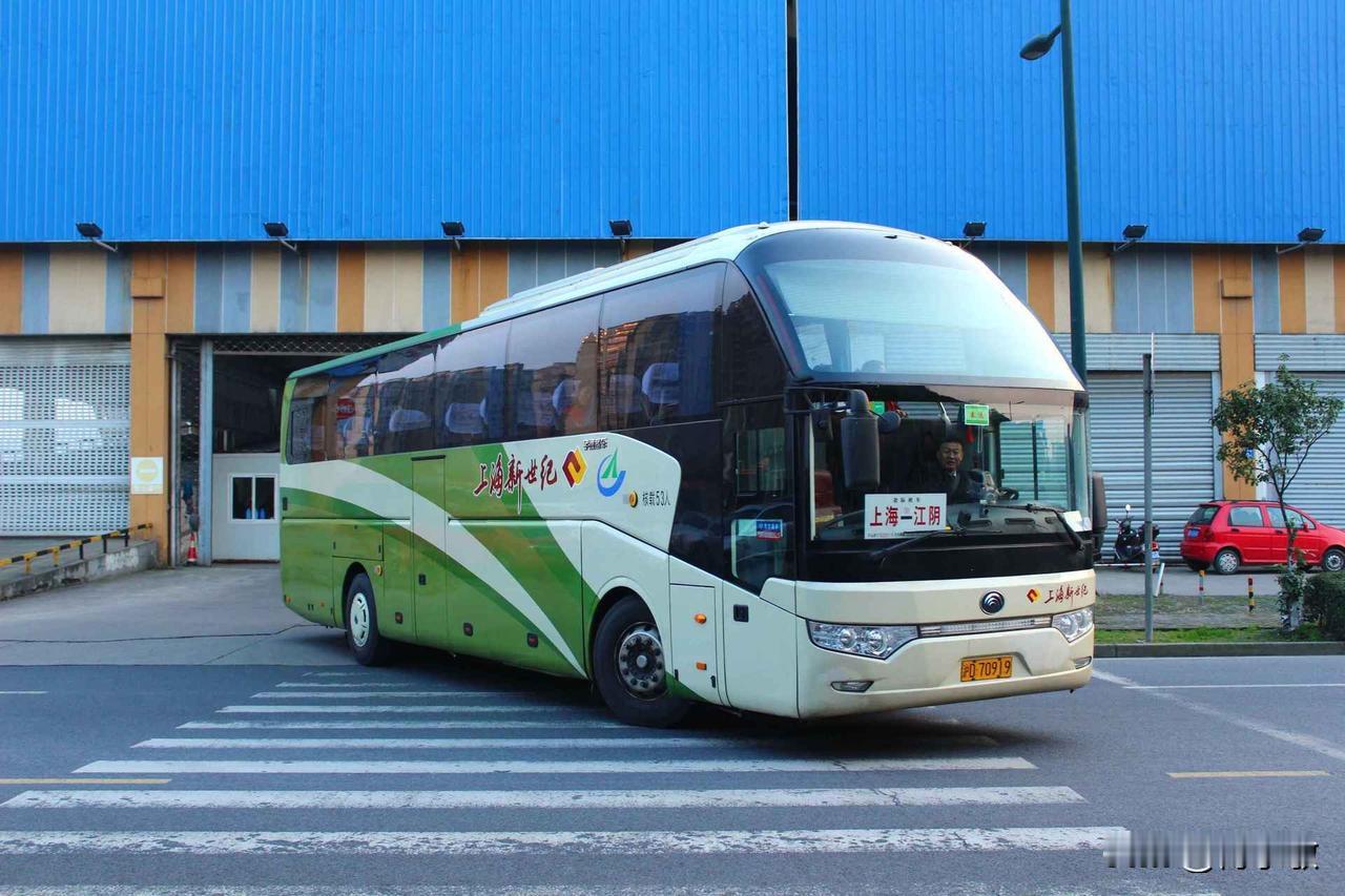 上海曾经的省际长途线路（八），以下几条线路应该都还在运行中
上海—江阴
上海—张
