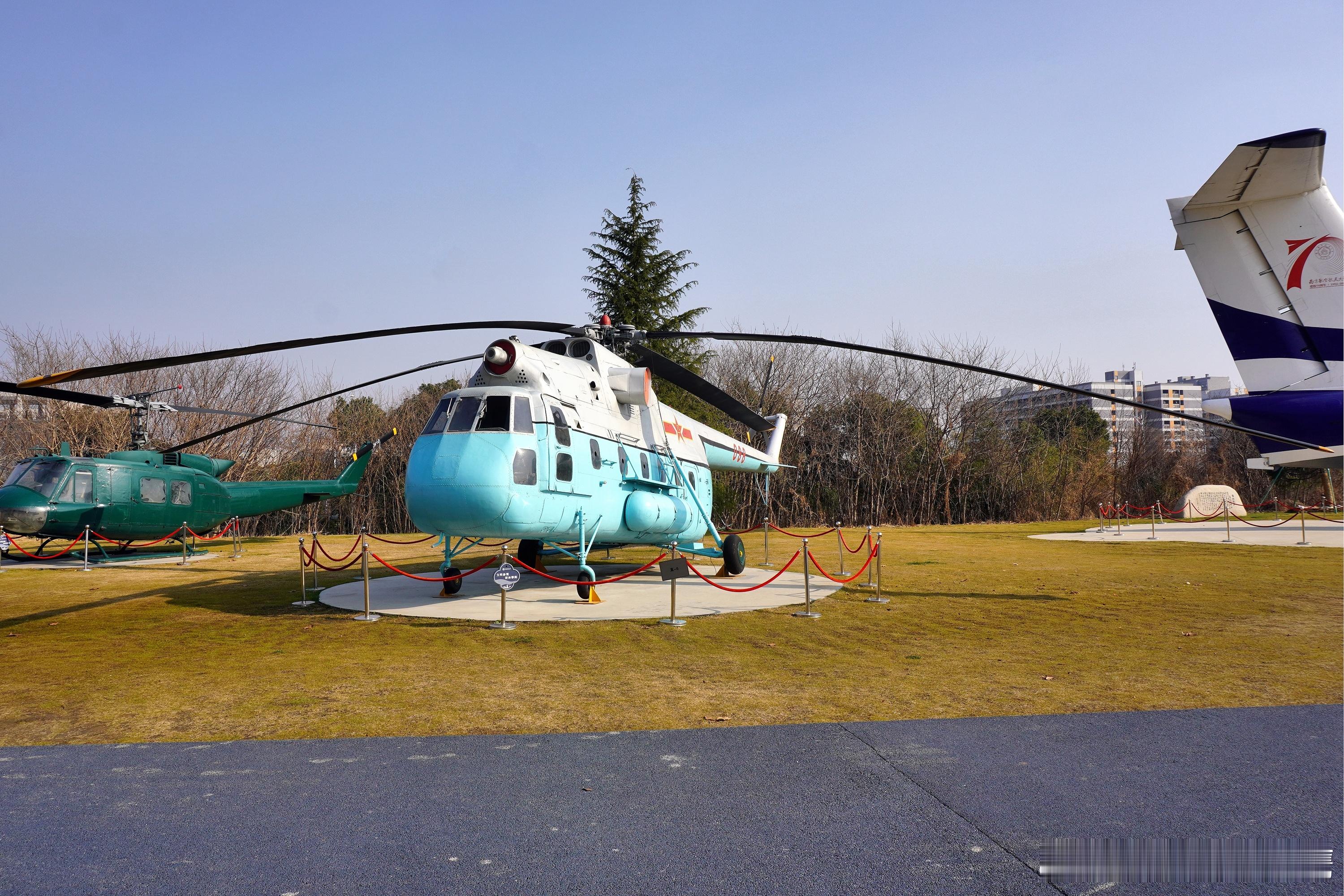 飞扬军事 1969年12月15日，国产直-6直升机成功首飞！ 