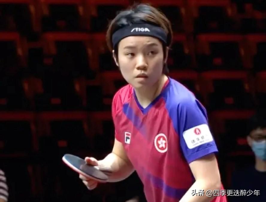 澳门世界杯女单小组赛第二轮：
杜凯琹VS娜塔莉娅•巴约。
 第一局杜凯琹开局打至