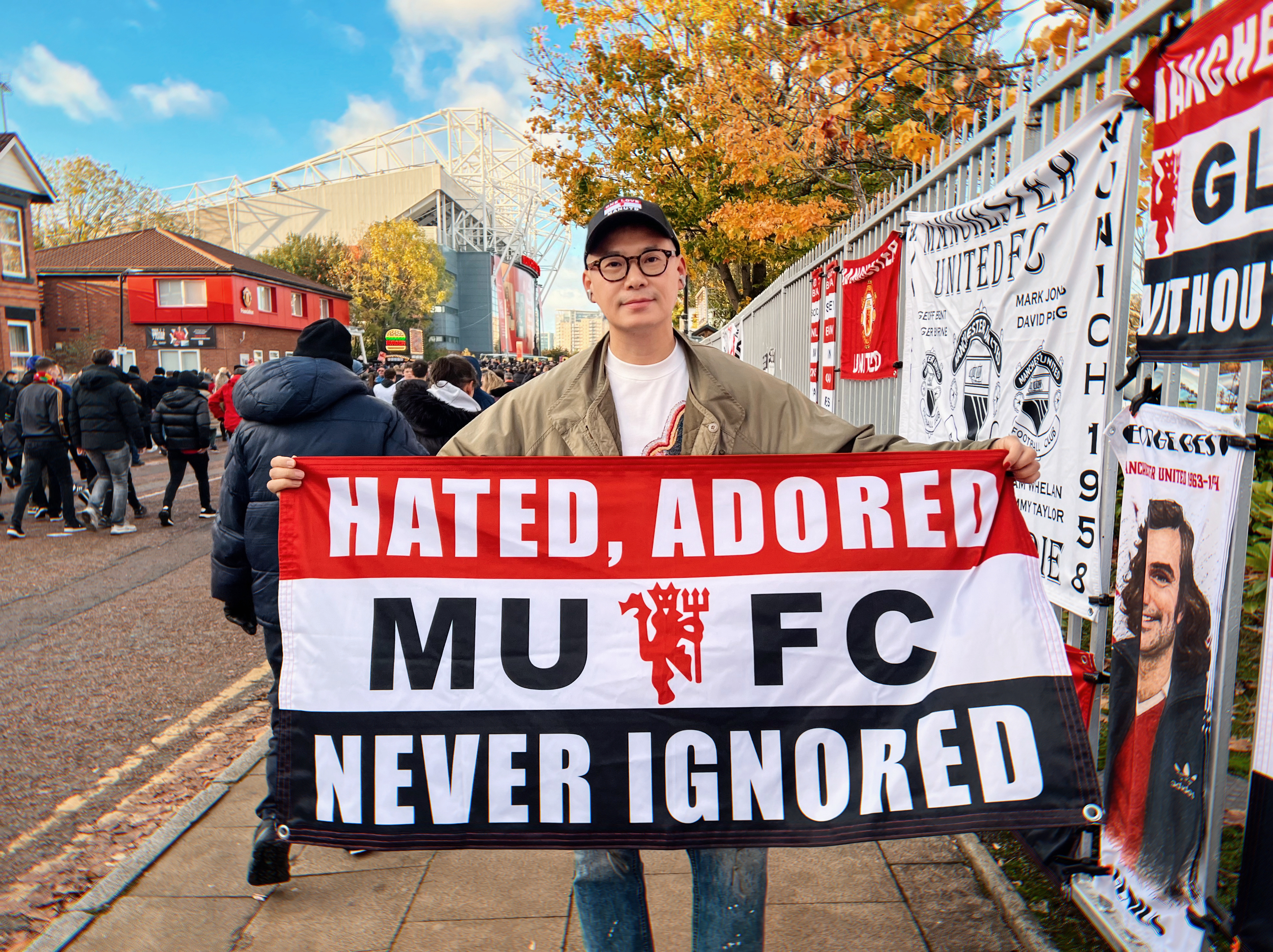 买个三色旗🔴HATED⚪️ADORED⚫️NEVER IGNOREDtruer