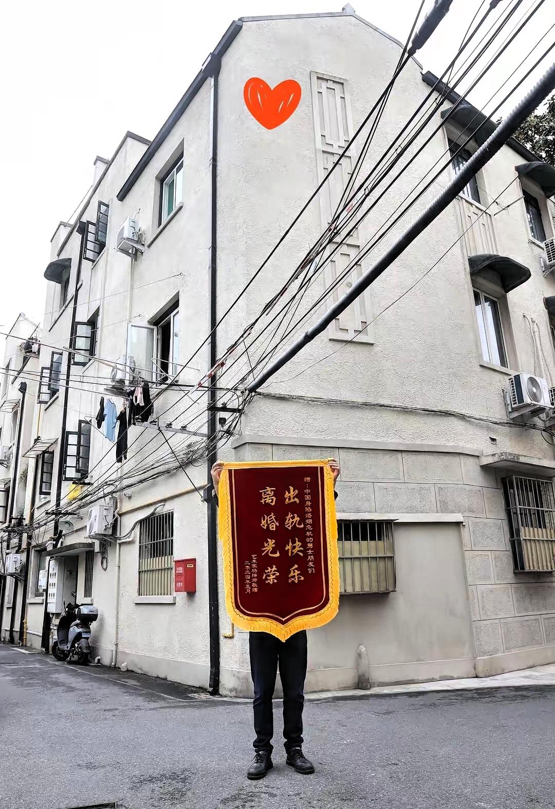 最狠的报复！比打人更绝的反击，全网看呆
​​谁都没想到！丈夫处理妻子出轨的方式，