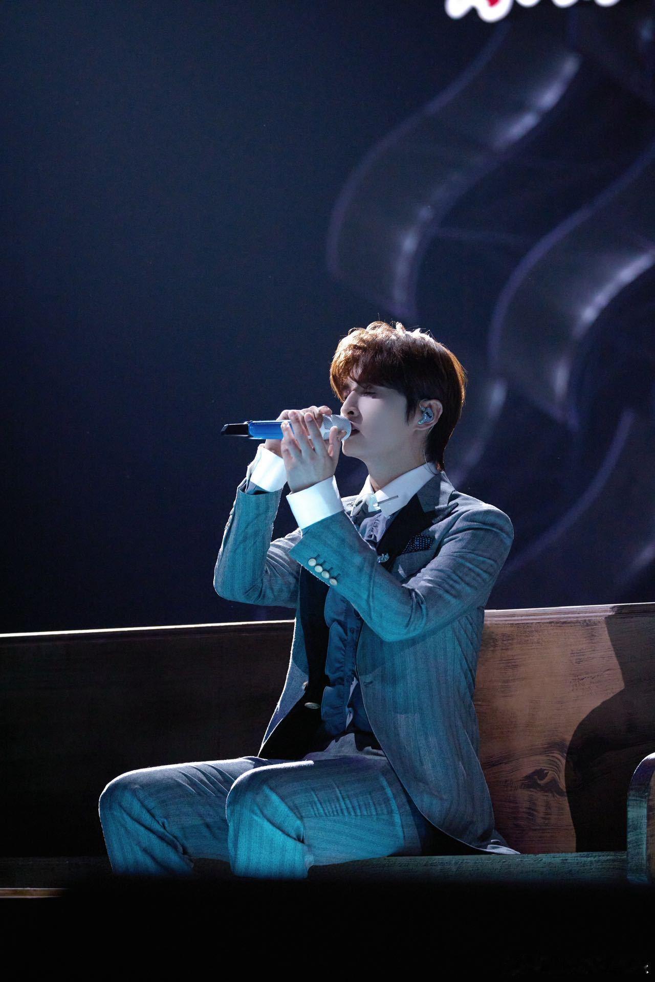 张远你多久没在音综舞台又唱又跳了张远在《声生不息》唱跳舞台太顶了！嘴上说着动作忘