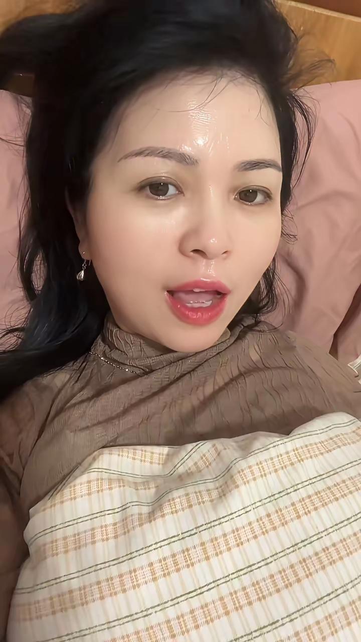 睡呀睡不着啊，
睡呀真睡不着呀。
又开始想男人了～～
那种滋味真是……
2025