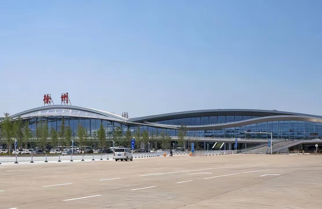 机场 苏北“老大”徐州和鲁南“老大”临沂的差距日益显著。GDP方面，徐州达万亿，