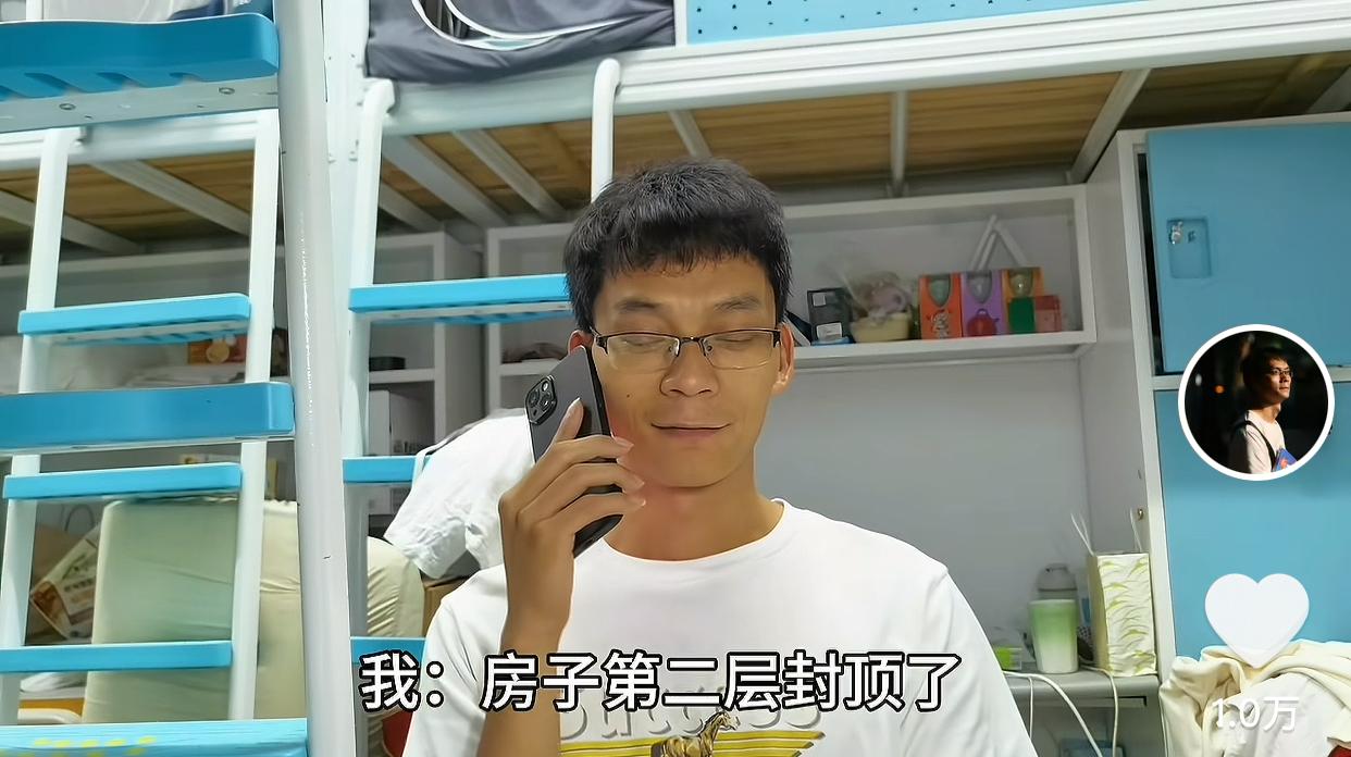 唐尚珺老家房子二楼封顶，今天打电话给母亲道喜！

唐尚珺介绍，目前两层楼花去了2