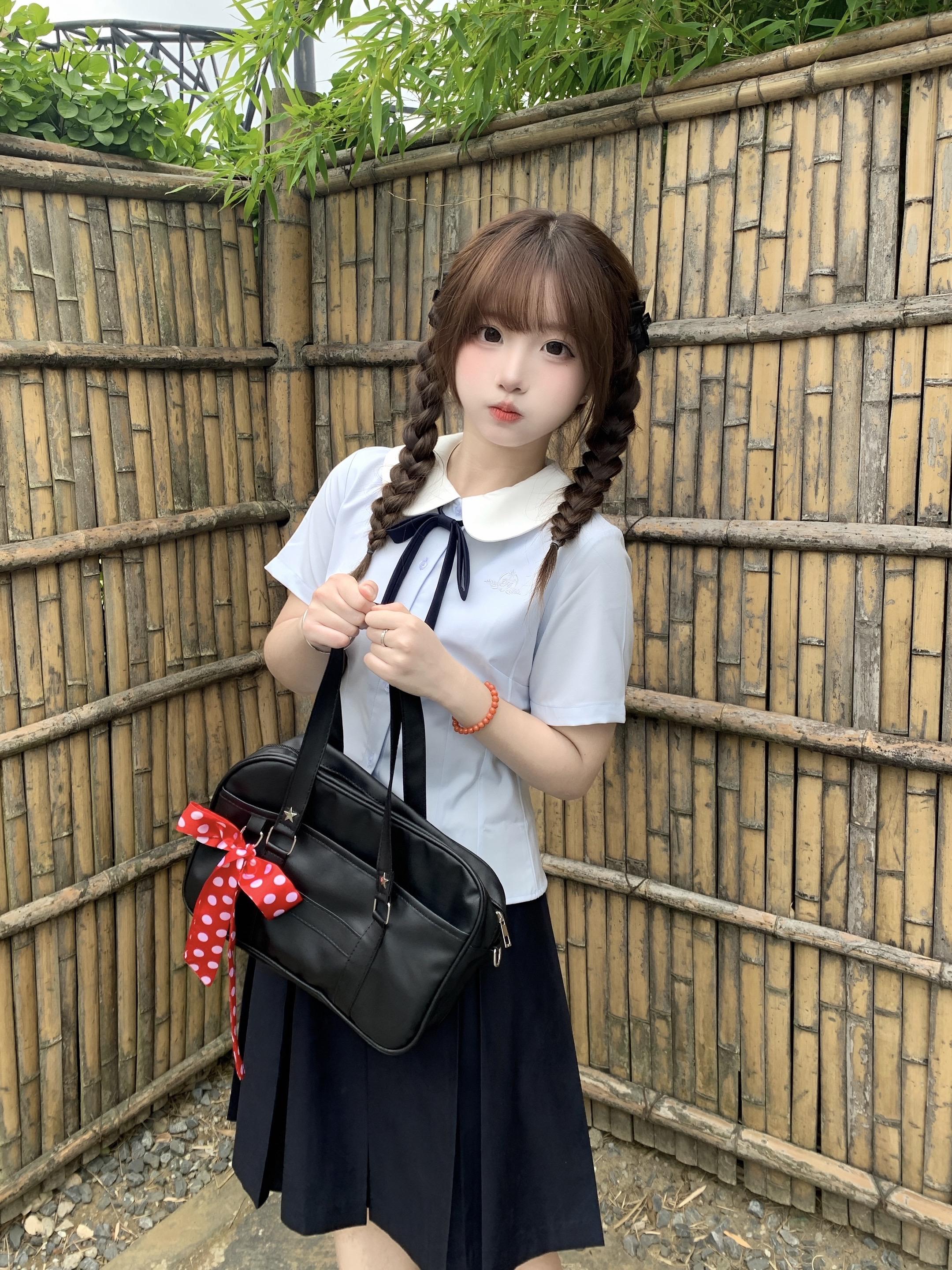 旧手机里的第一条消息是你问我今天的天气好不好 •ω•