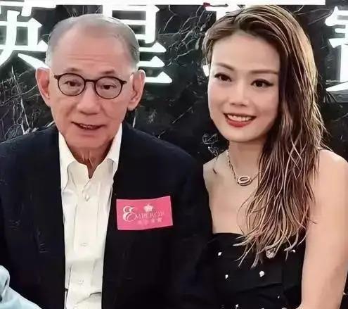 [微风]容祖儿身家5亿，名下12套房，但44岁的她买哪一区的房子，要先问70岁老