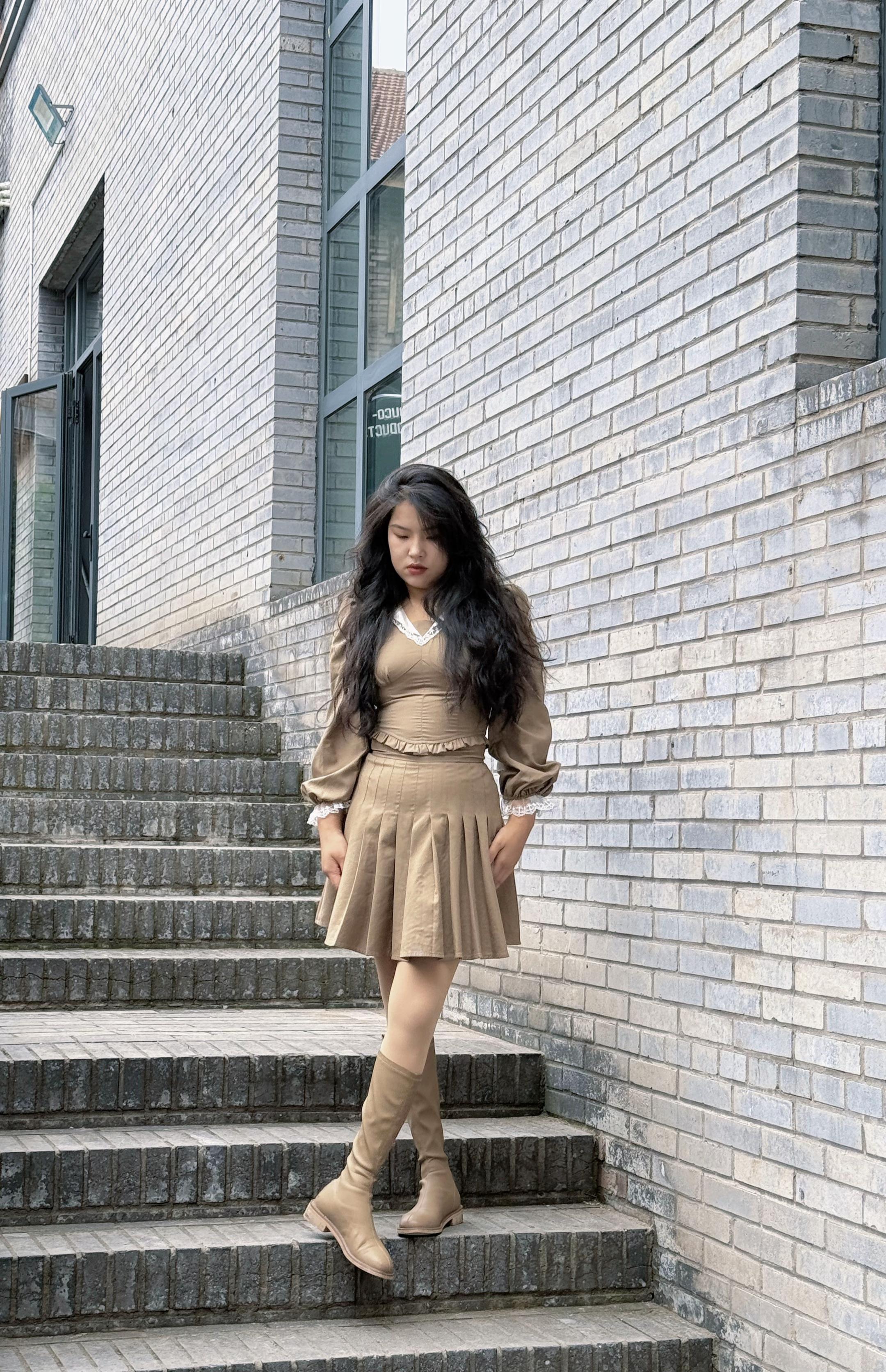 不是人美是自由美。