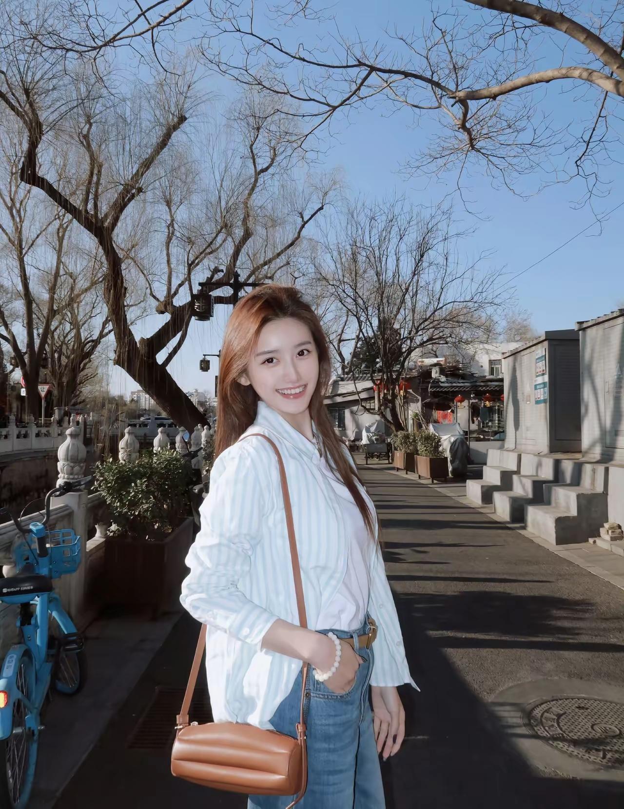 很像林允儿的AI美女