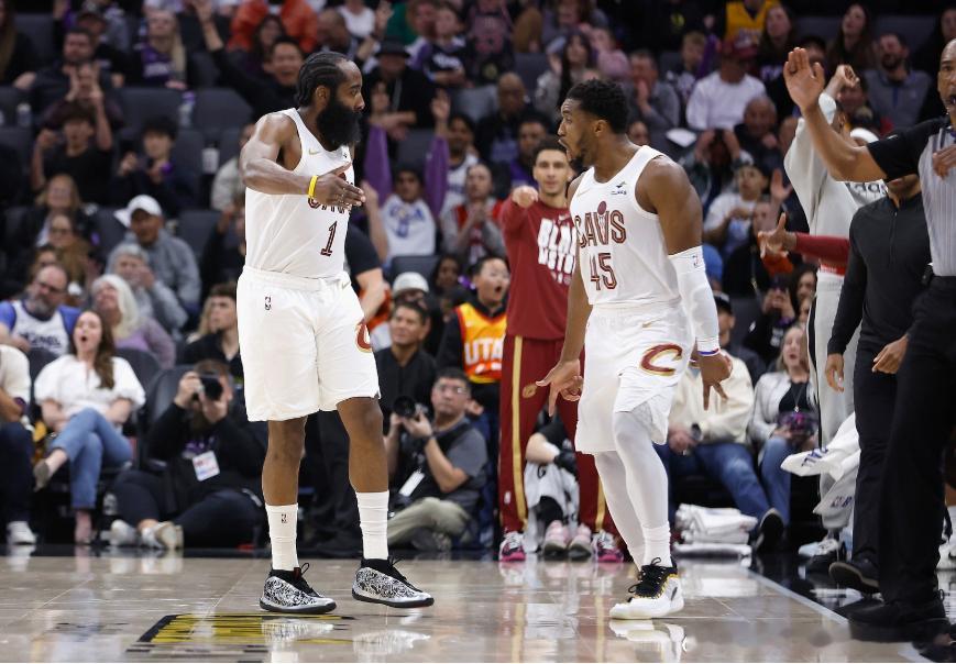 NBA官方公布最新一期的球队战力榜，前六较上期无变化，依旧是活塞、马刺、雷霆、尼