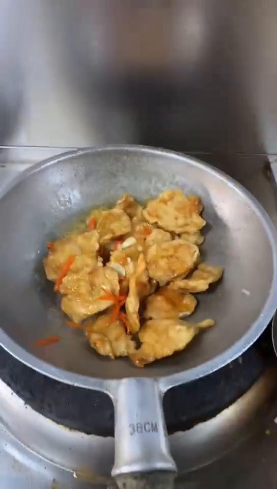 这个社会因为确实存在大量的情报，国外的企业从来不欠钱，但是给自己内部很多企业做生