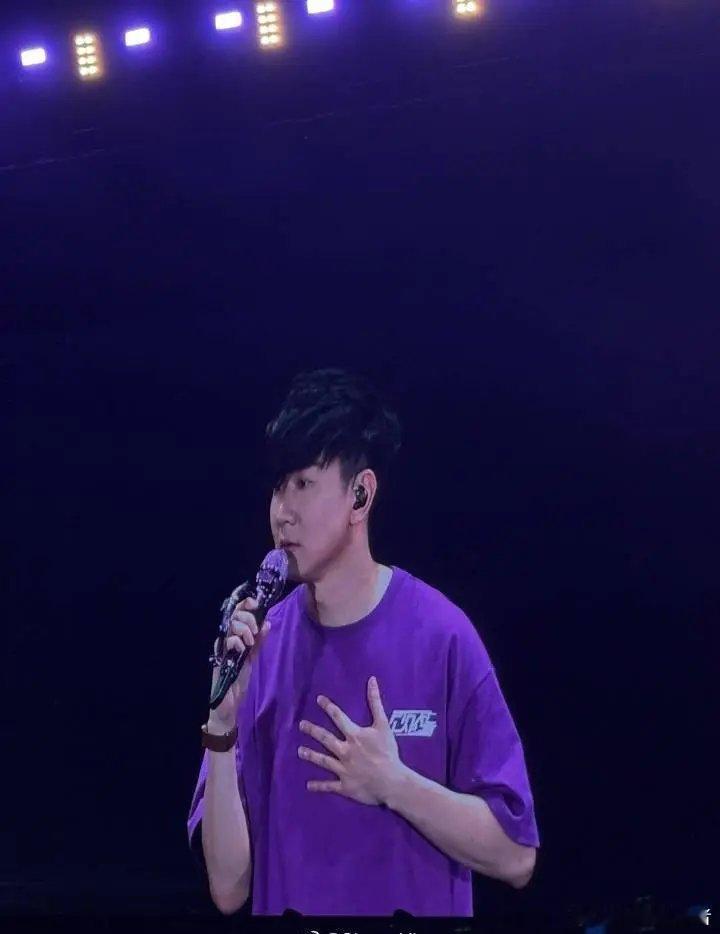 林俊杰心脏我真是服了你了，林俊杰​你在这样下去怎么办啊！​今天林俊杰在演唱会现场