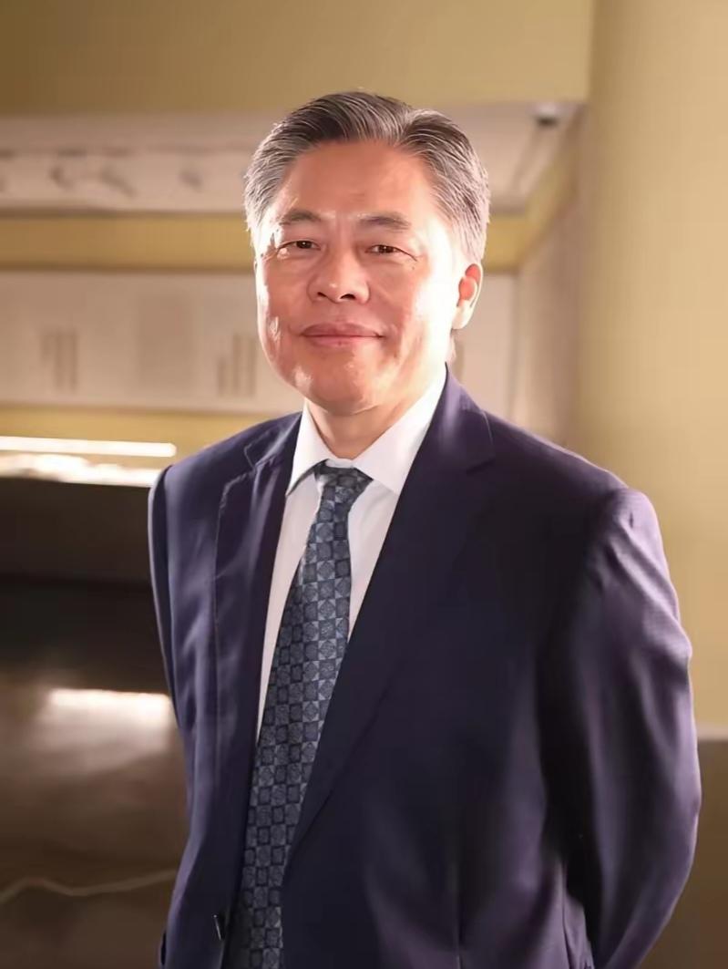 政协委员黄德宽曾在相关提案中指出，全世界没有一个国家像我国这样，
 说得特别实在