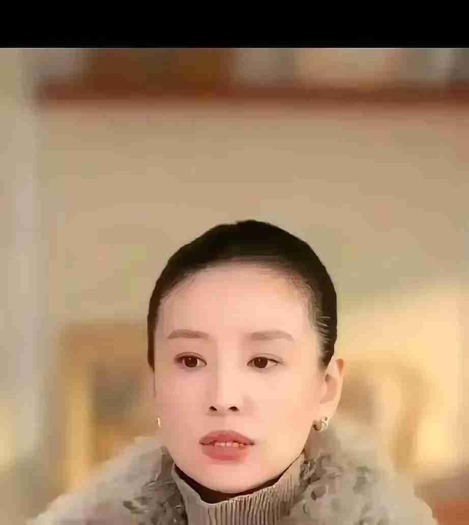 董洁直播间这波操作，是真把“性价比”玩明白了！
 
469块的OZLANA羽绒服