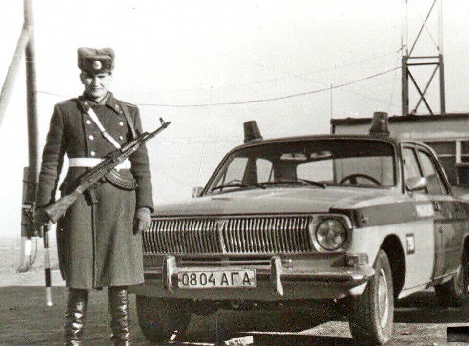1980年代，（苏联）阿塞拜疆的一位交警。 ​​​
