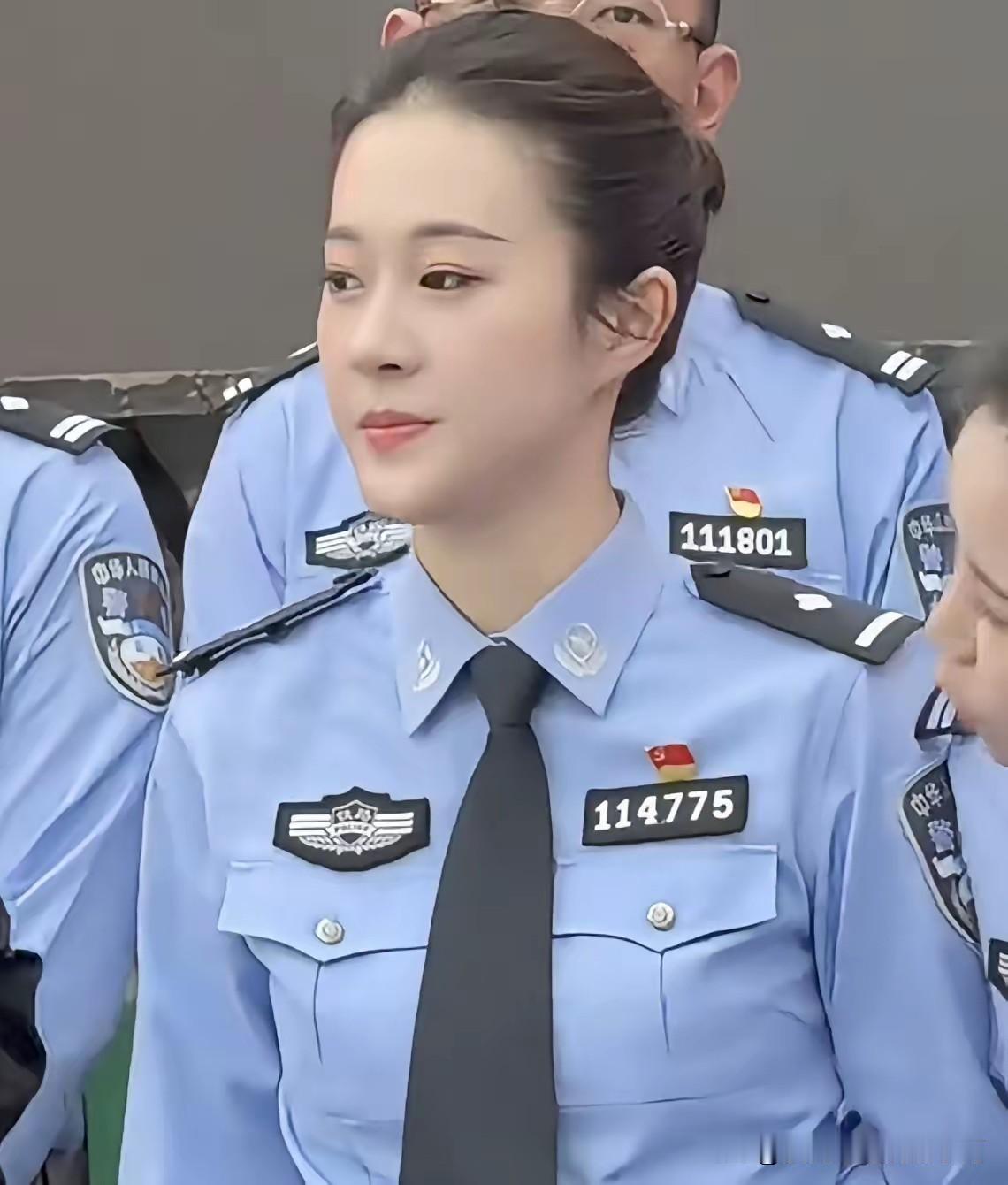 苏州高颜值女警走红！颜值不输明星，却选择扎根基层守护一方平安
 
苏州一位基层女