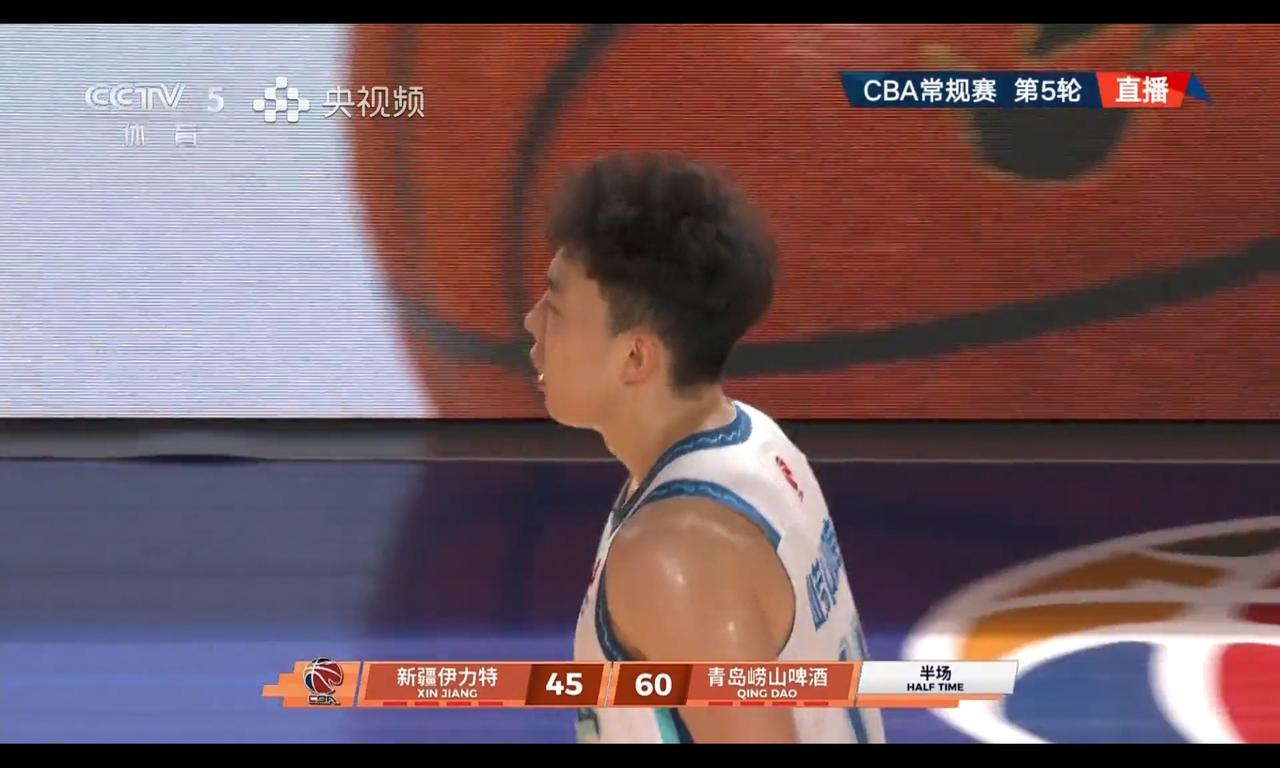 青岛三分球遮羞犯规多，上半场15犯规9个三分球，60:45优势很大

青岛队上半