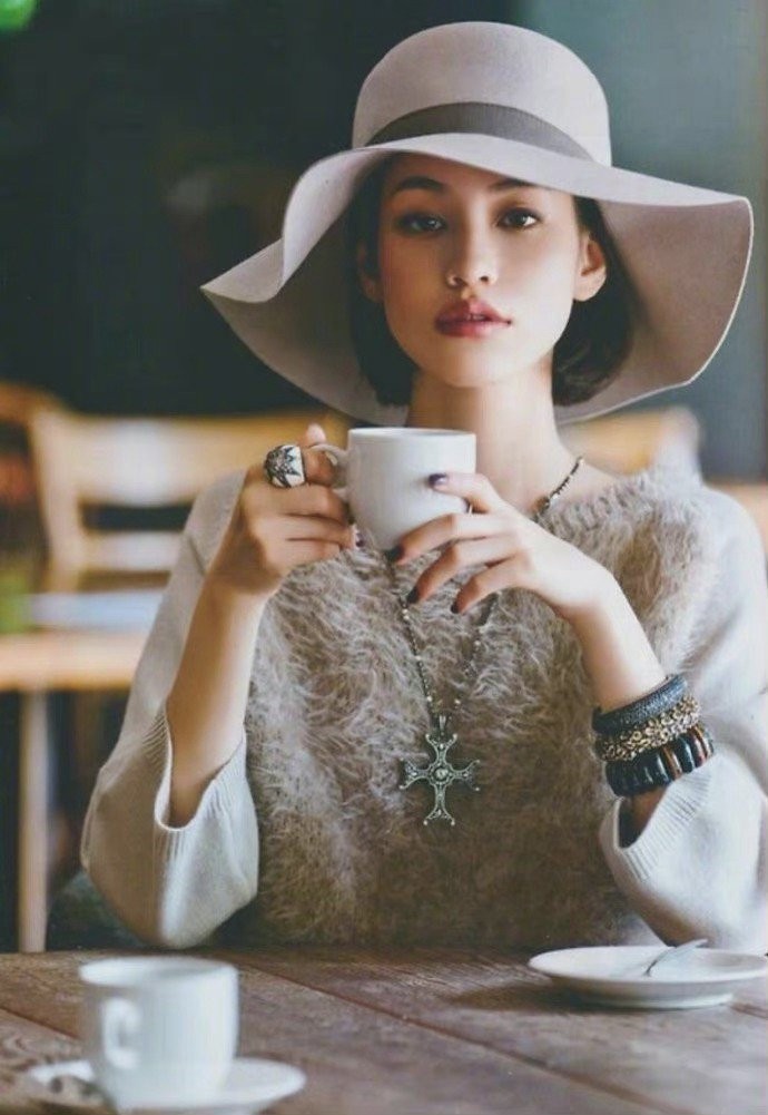 以后你就会知道，生活中真的没有几件事情，是值得我们搭上，礼貌，教养，人品和格局的