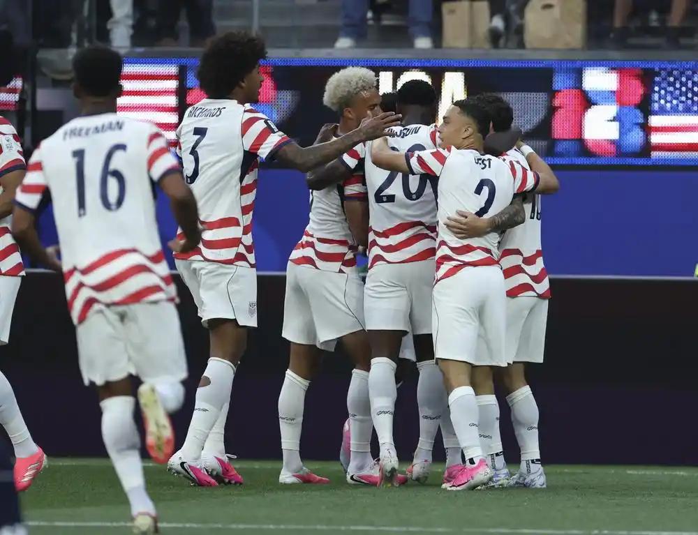 美国队4:1战胜巴拉圭！
我一直以为，美国足⚽️是个神奇的存在
在美国，大家最推