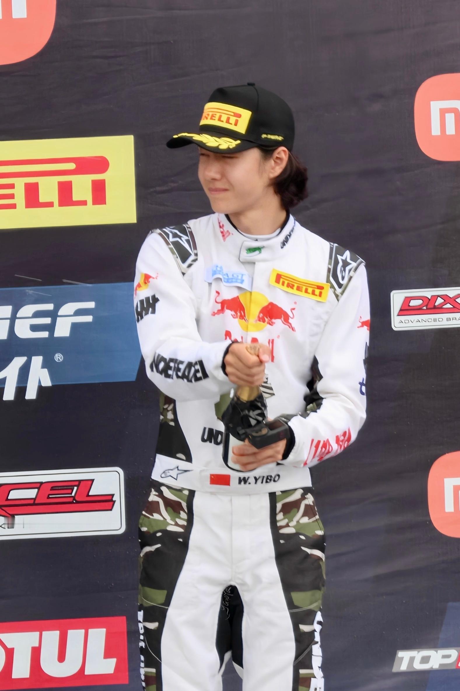 下一场猫猫雨🍾☔️85RACING