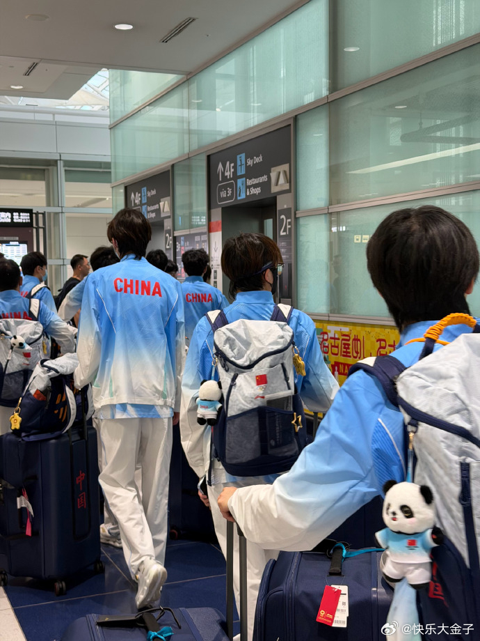 和平亚运集训队抵达名古屋和平精英亚运会选手出征照 和平精英亚运集训队抵名古屋！和