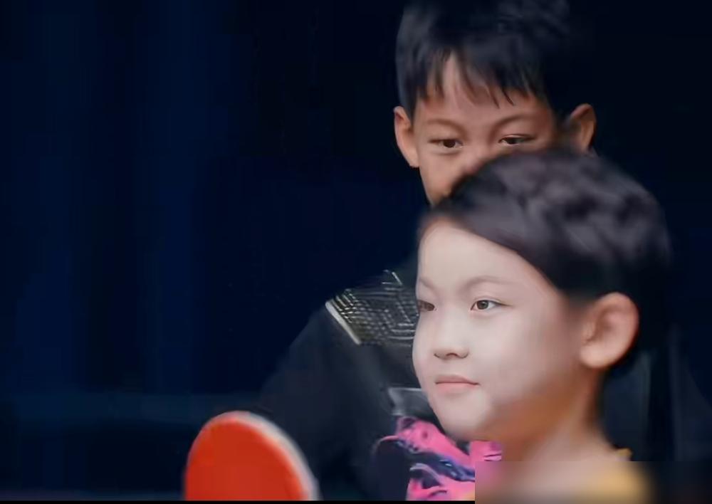 国乒这波代际追星，直接暖炸评论区！
 
王皓8岁的二儿子小海螺，天生带乒乓天赋，