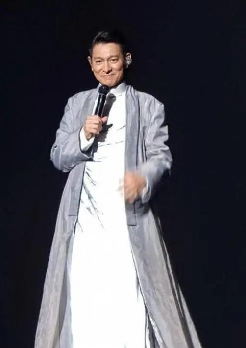 刘德华在台北一曲《中国人》，唱碎了多少台独的玻璃心
以台独死硬分子王定宇为首的一