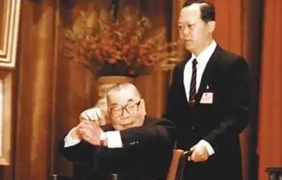 说李登辉亲日这么明显，为啥还能得到蒋经国的信任？说真的，大家别被宣传误导了，蒋经