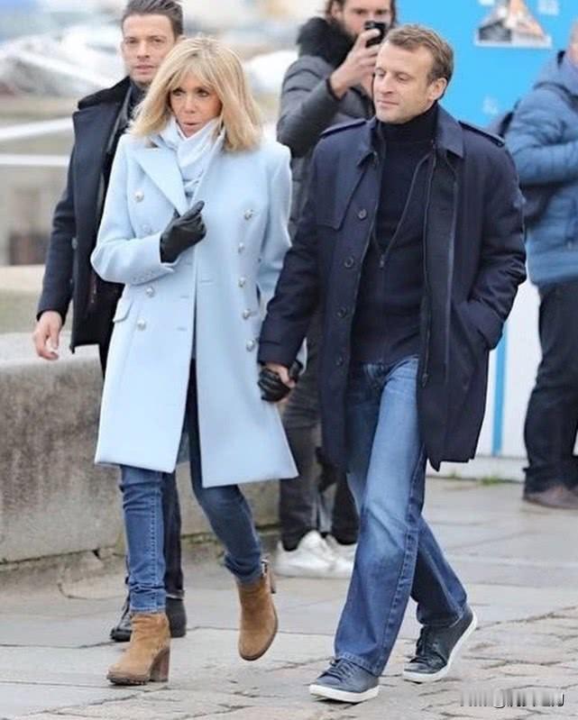 法国第一夫人：“有时感到从未有过的悲伤”
马克龙：2027年以后不再从政

评：