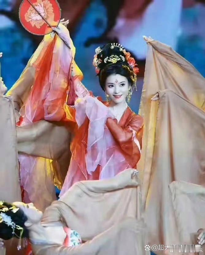 为什么电视剧中不弄这种妆造，都是出现在综艺或者记录片中，电视剧的造型师不太行？ 