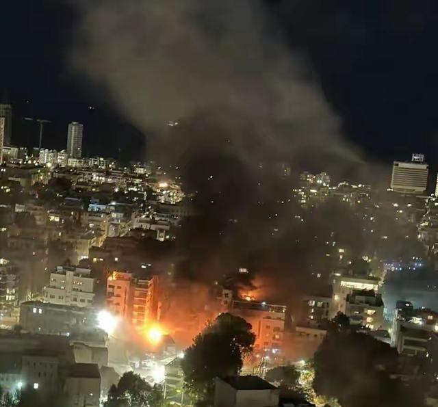 伊朗外长阿拉格齐，坐在美国媒体镜头前，一脸茫然地说：我不明白特朗普为什么要攻击我