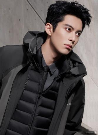 #王鹤棣解锁冬日新体验##王鹤棣以时尚美学重构机能主义#王鹤棣展现时尚风采，游刃