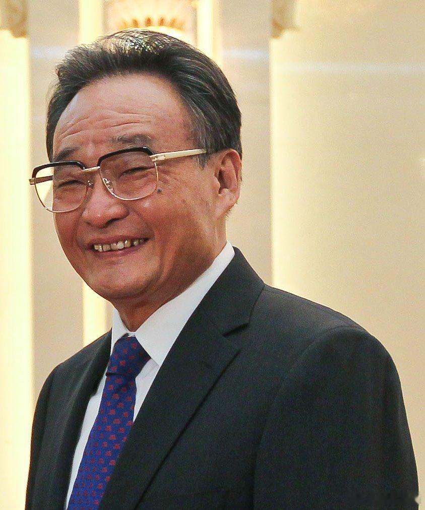 始终怀念您灿烂的笑容。 ​​​