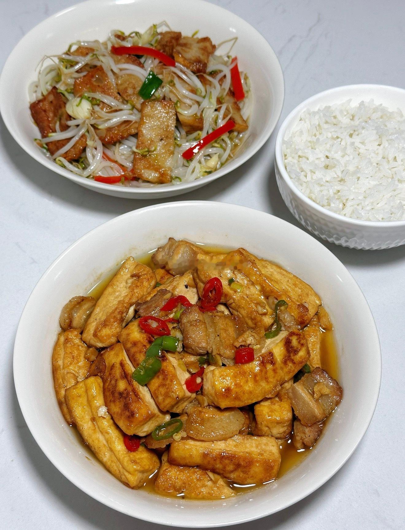 三餐烟火暖，四季皆安然，好好吃饭，便是生活最好的仪式感。晚餐