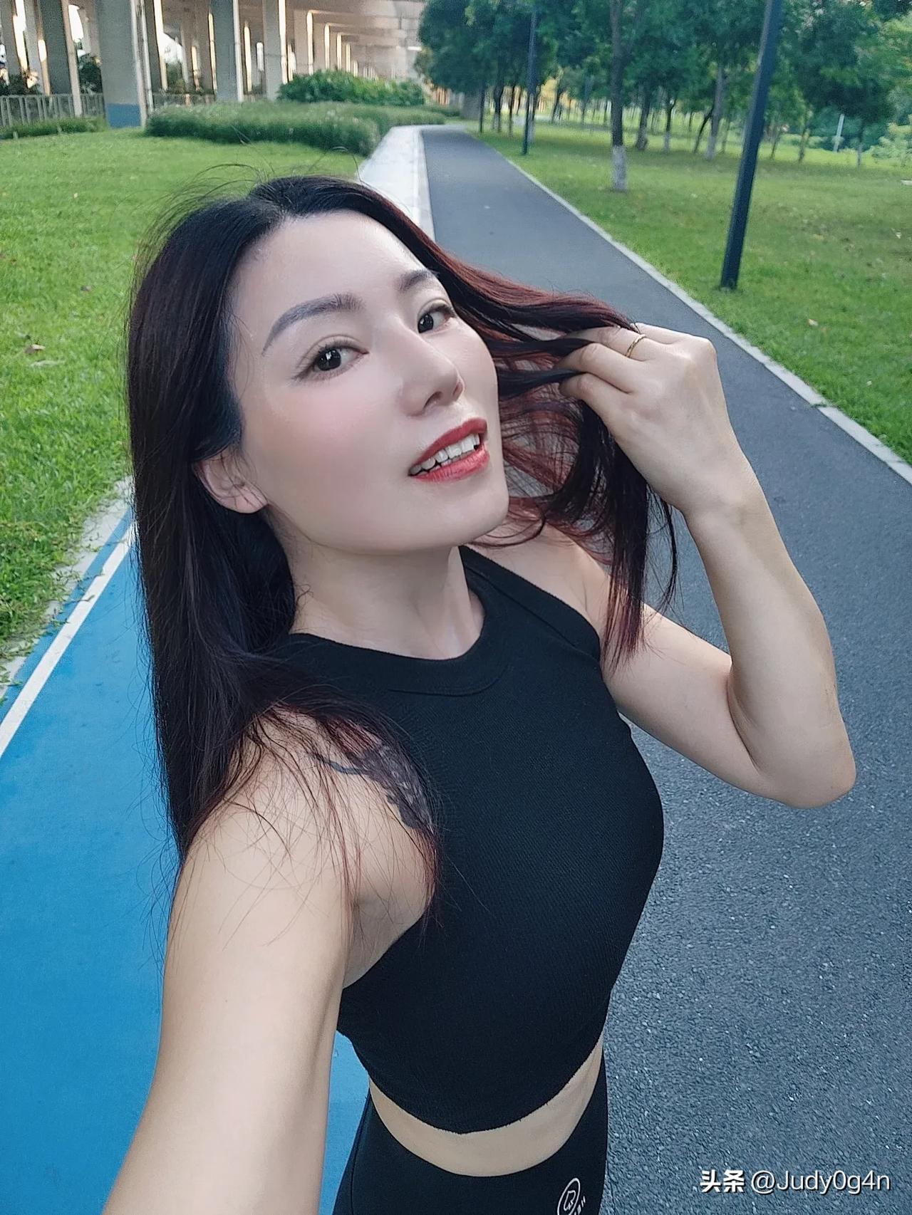自律遇见更美的自己！晨起自律美学 女性自律感悟