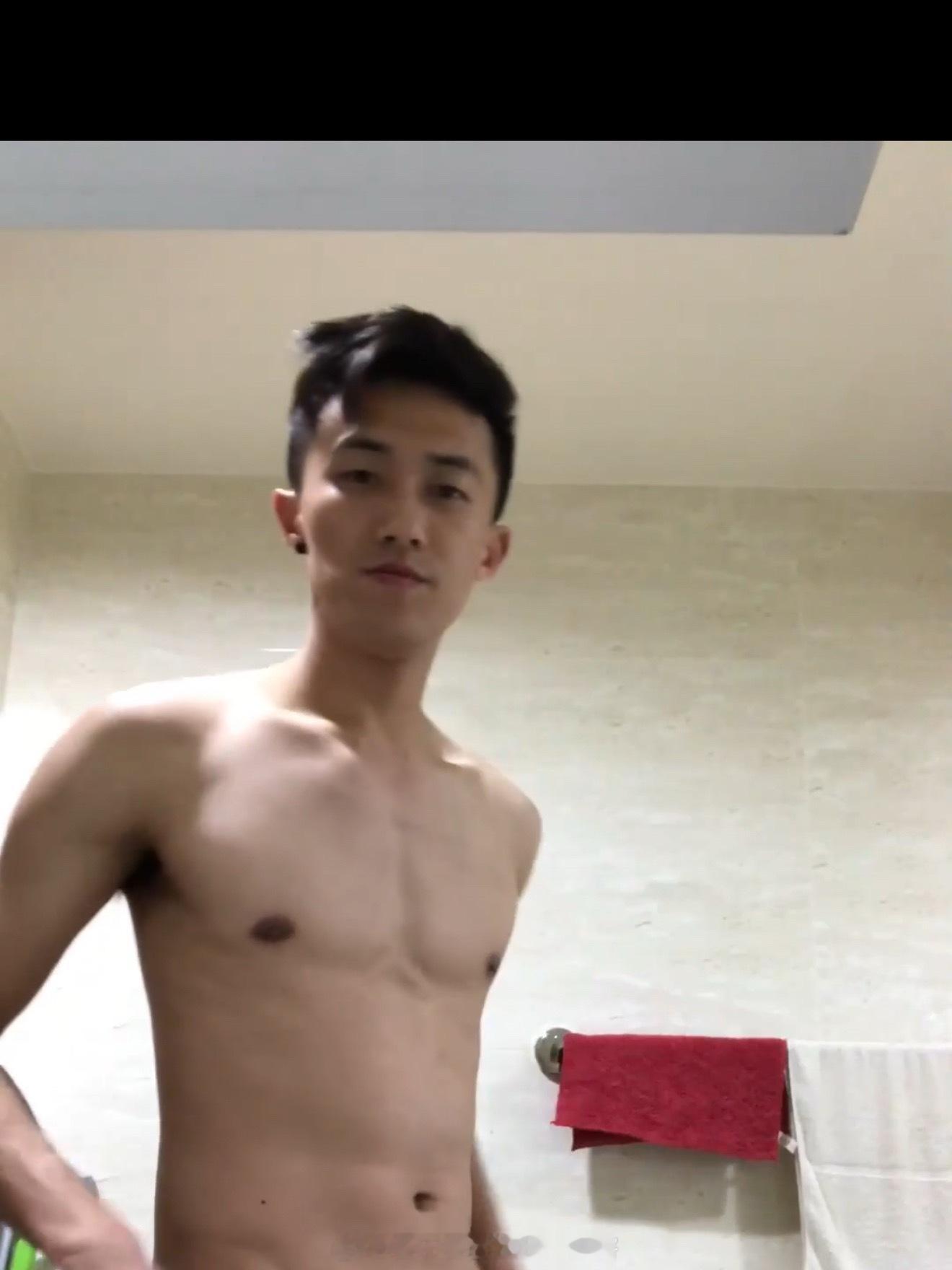 两碗🍚（卤肉饭）(指南）1️⃣长相帅气的薄肌指南🐍🈶2️⃣男子身体不适，挂