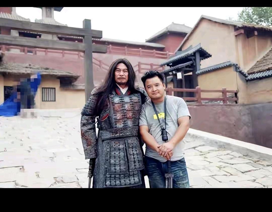 陈观泰好拼哦，2017年71岁的时候，还在演戏，出演电影中的配角，完全没有因为年
