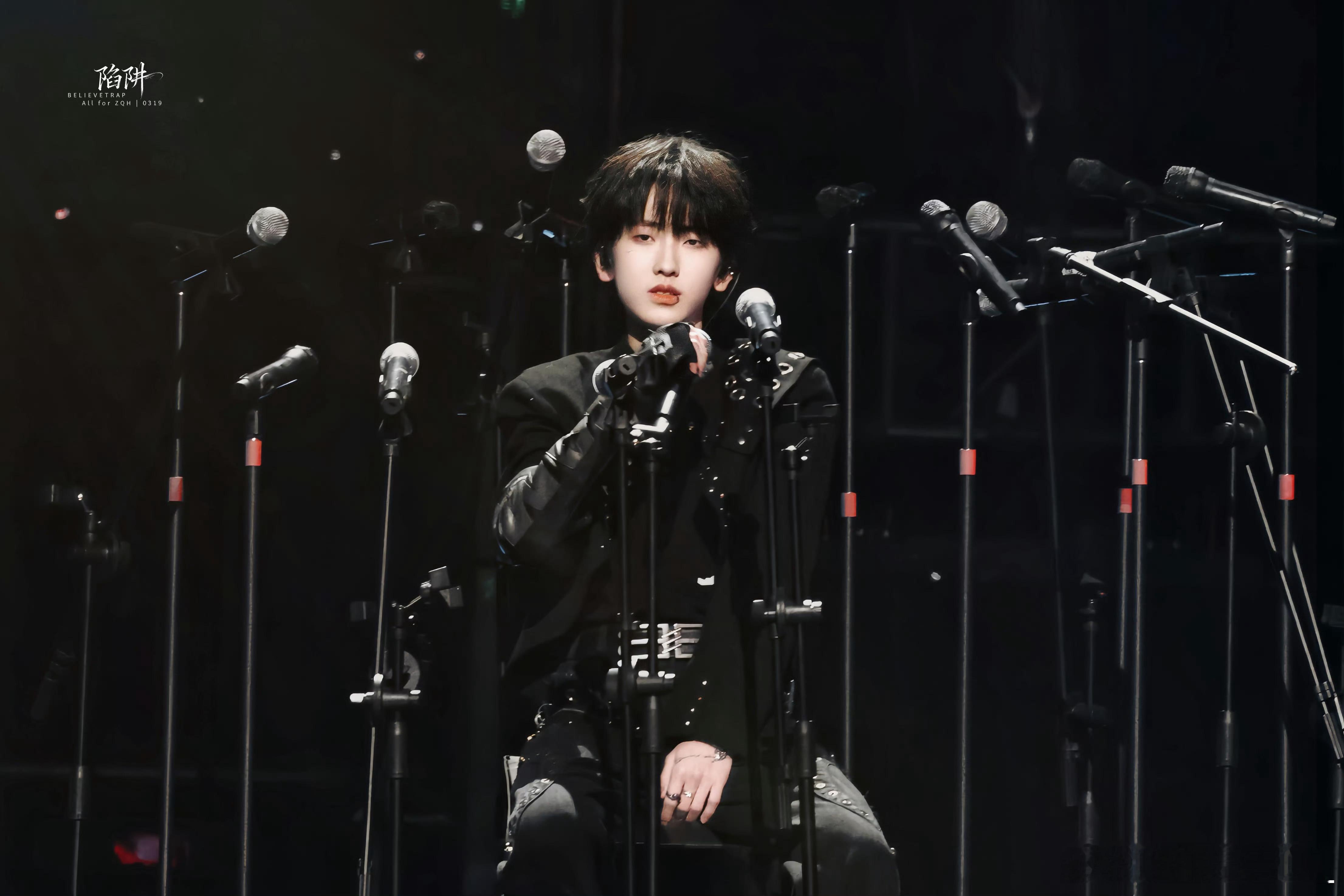 左奇函  💙左奇函 四代第一鼓手 💙左奇函 四代第一rap担  °⑅+「全世