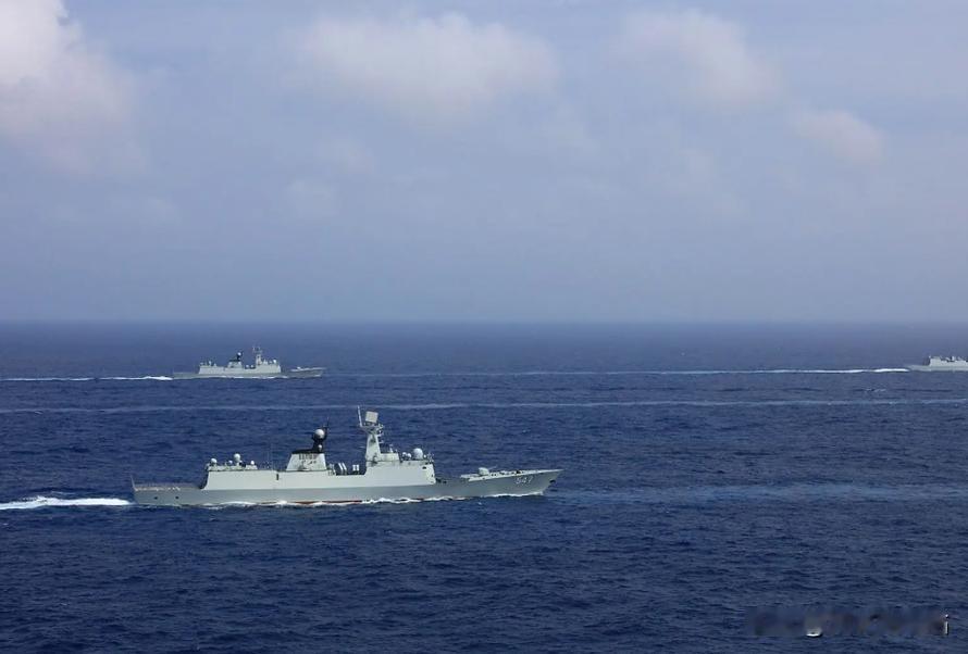 中国在台湾问题上为啥按兵不动？张召忠提醒：小心美国设好的圈套。

西太平洋的钢铁