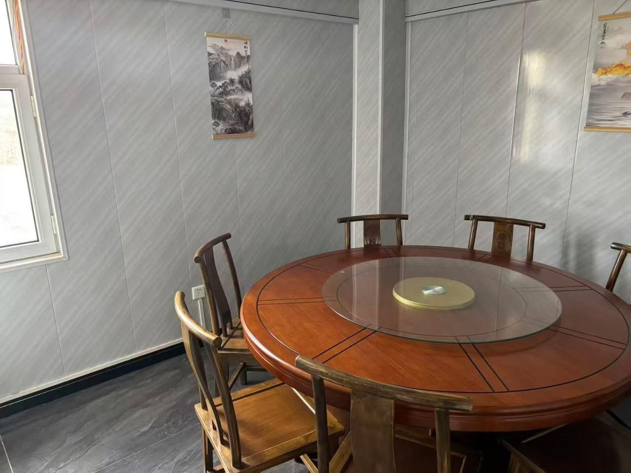 听人说今年的冬天是特别的冷。确实也是刚刚出门试了一下，室外温度已经零下6度。在宁