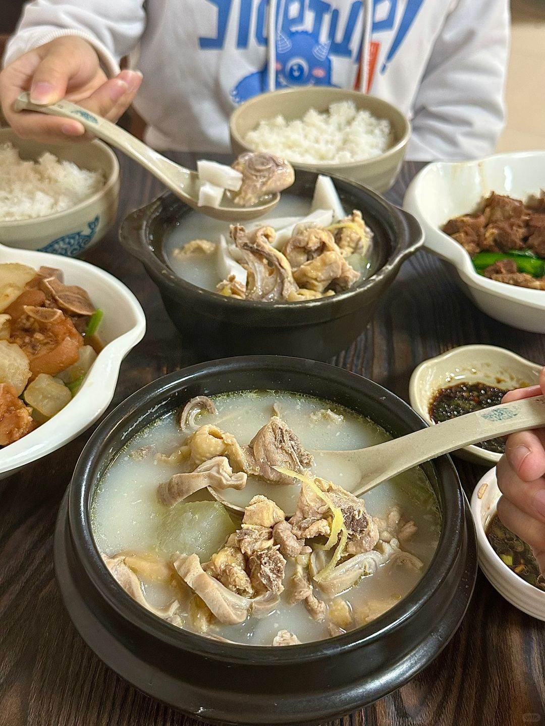 感谢本地人带路！吃到了广州平价汤饭！